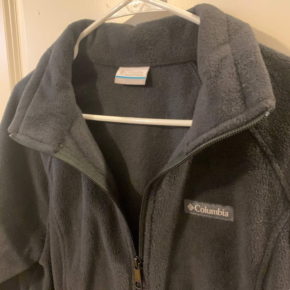 Women’s black Columbia brand fleece jacket size Large